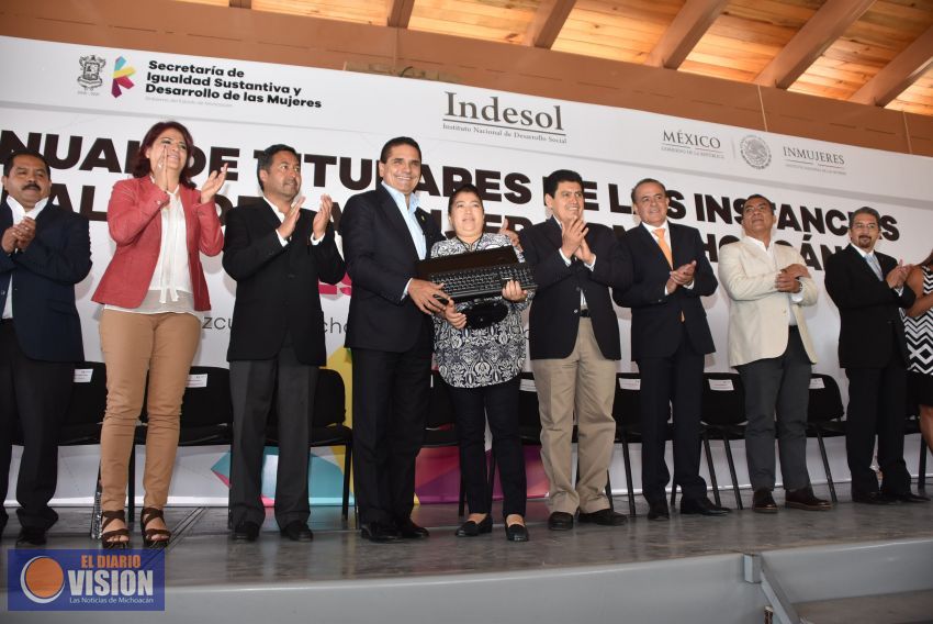 Convoca Gobernador a cambiar patrones culturales que violentan a la mujer