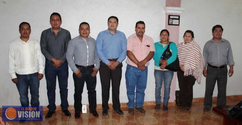 Ayuntamiento de Nahuatzen celebra la visita del Gobierno del Estado a la cabecera municipal.