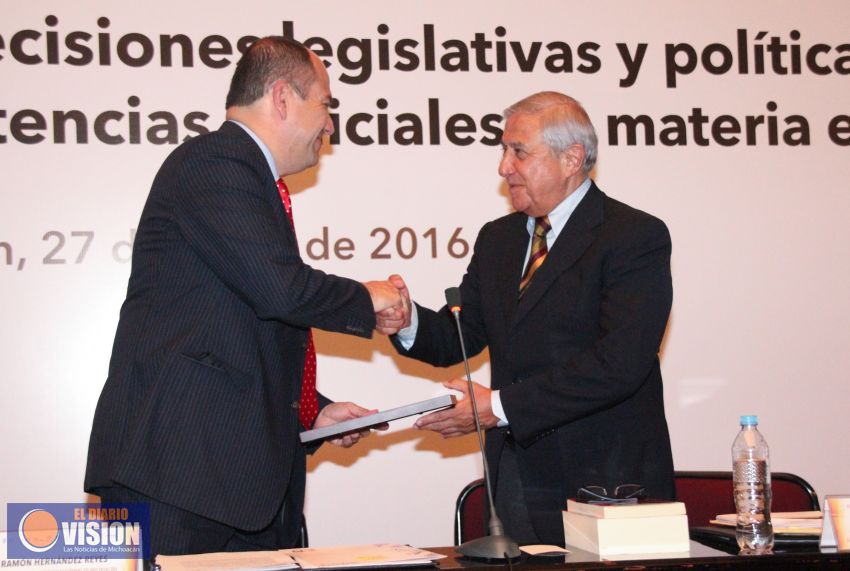 Reconocen instituciones académicas y electorales trayectoria académica de Luis J. Molina Piñeiro