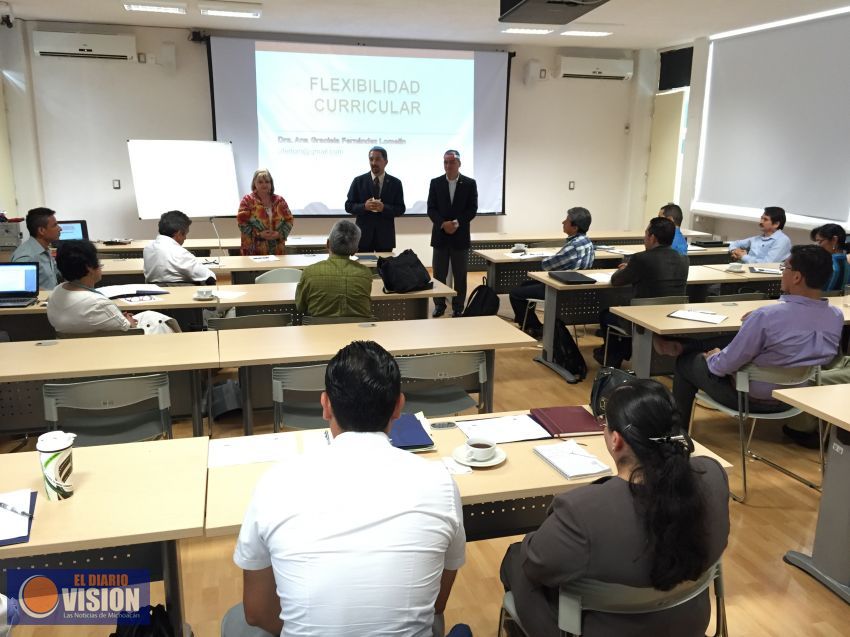 Planes flexibles y adaptables a la realidad regional, pide rector a académicos de la UMSNH