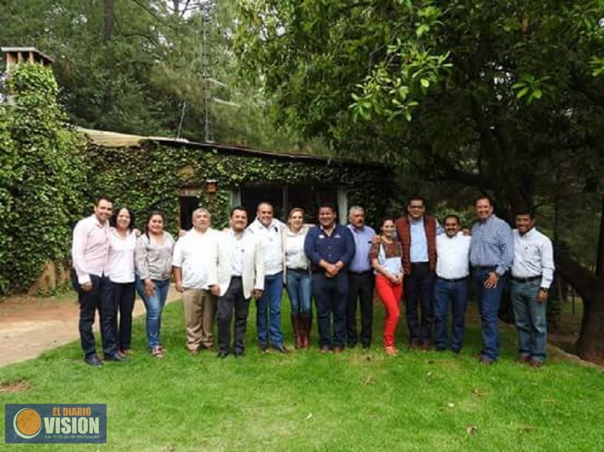 Sesiona Grupo Parlamentario del PRD en Pátzcuaro