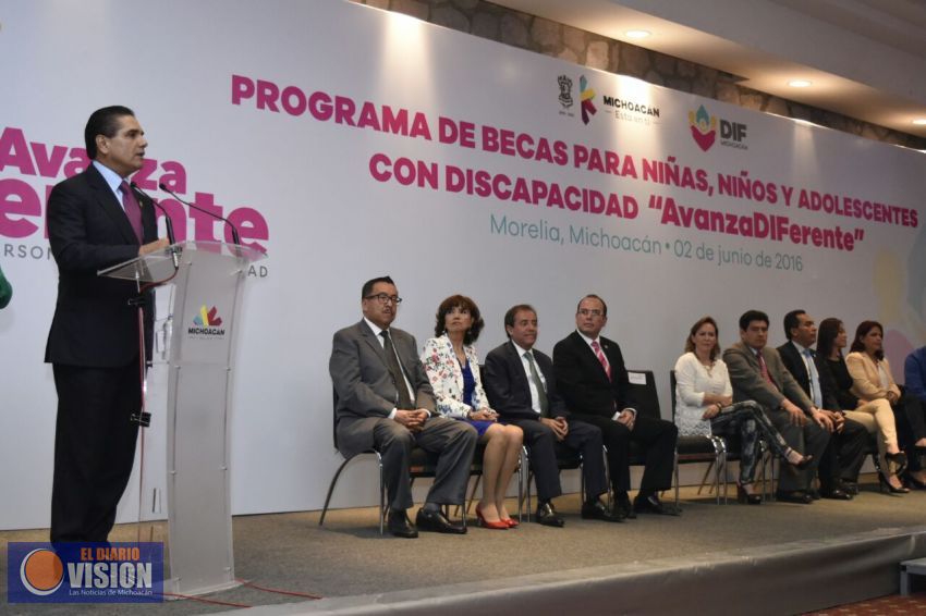 Arranca Programa de Becas para niñ@s con Discapacidad 