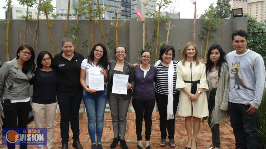 Signan convenio el Instituto de la Juventud Michoacana y Mukira AC.
