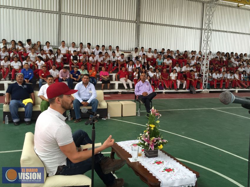 Leo… luego existo, del LEEcobaem, llega a Parácuaro y Uruapan