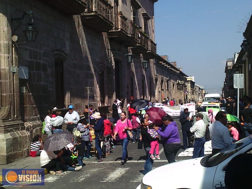 Líderes del transporte se manifiestan en el Ayuntamiento en contra de las fotomultas 