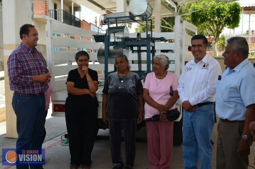 Mujeres de la comunidad de Jéruco ahora tienen molino de nixtamal, gracias al Diputado Raúl Prieto