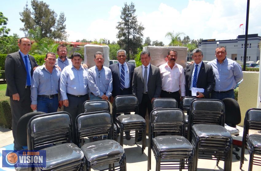 Fortalece el Cobaem mobiliario de sus planteles y oficinas administrativas