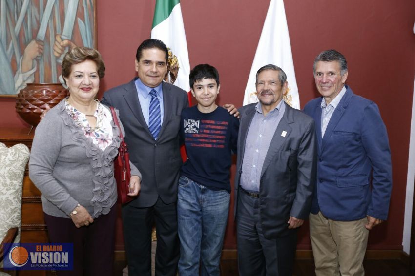 Se reúne Silvano Aureoles con niño prodigio michoacano