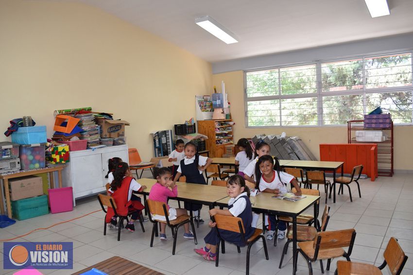 Entrega IIFEEM mobiliario en el Jardín de niños “Frida Kahlo Calderón”