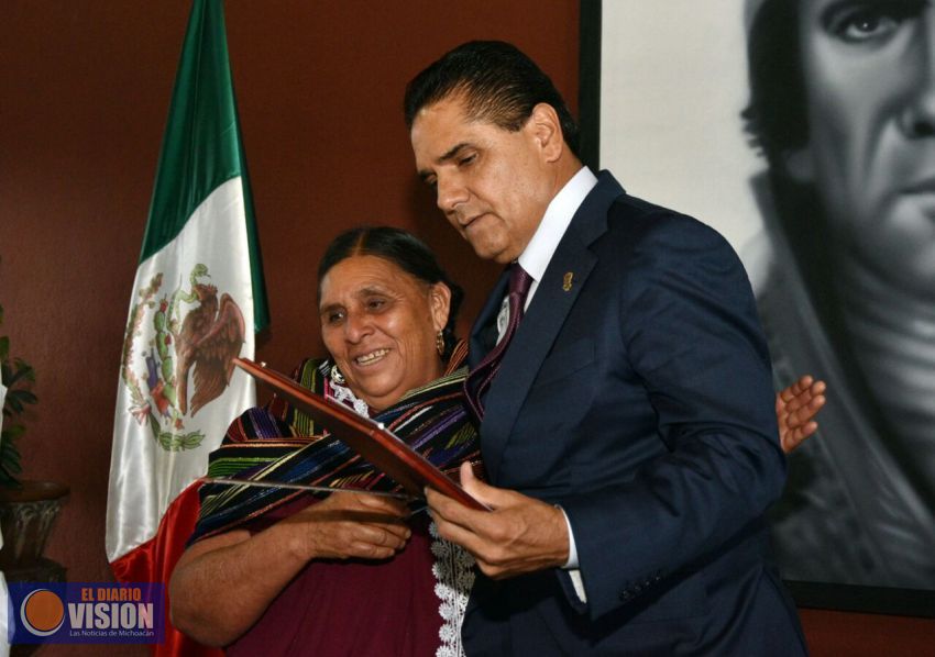 Reconoce  Gobernador a artesanos ganadores del Gran Premio Nacional de Arte Popular 2016