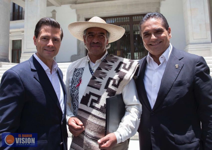 Asiste Silvano Aureoles a premiación del Concurso Nacional de Arte Popular