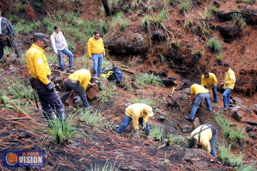 Víctor Manríquez verificó avance de obras emergentes en Cerro de la Cruz