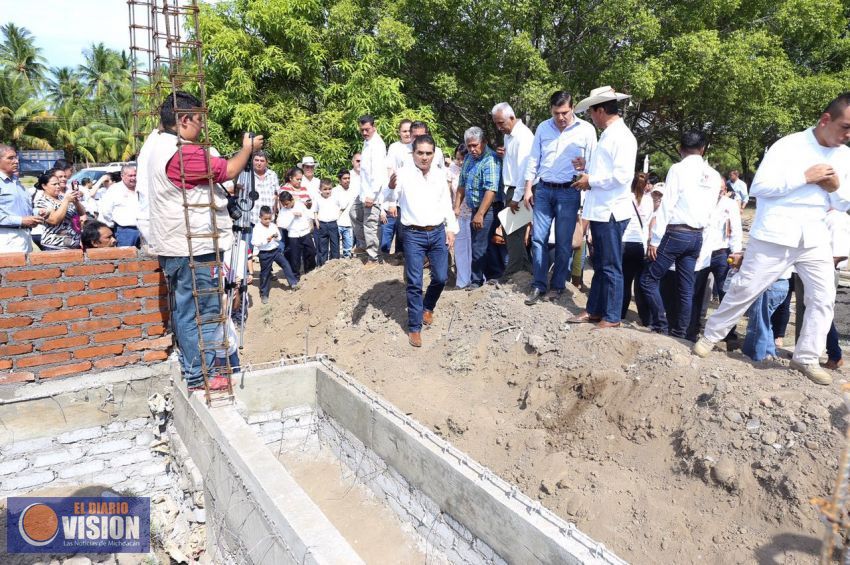 Revisa Gobernador trabajos de construcción y rehabilitación de escuelas de Cenobio Moreno