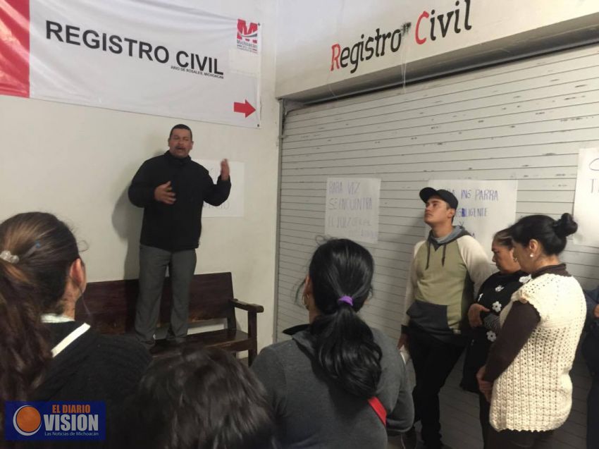 Toman oficinas del Registro Civil en Ario de Rosales 
