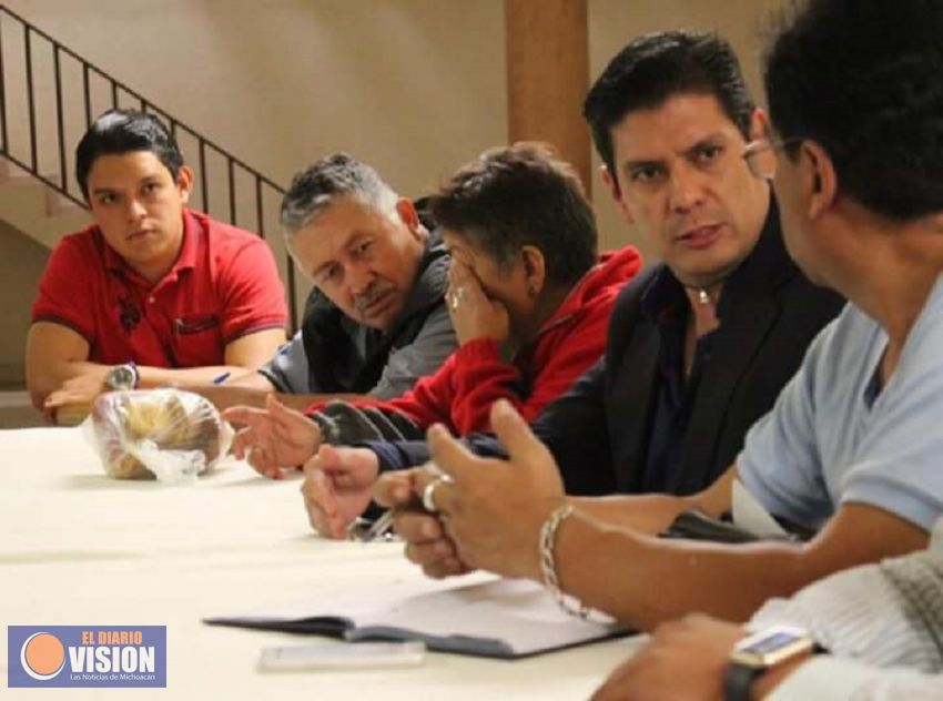 Compromete Ernesto Núñez mejoras para proyectar el comercio local