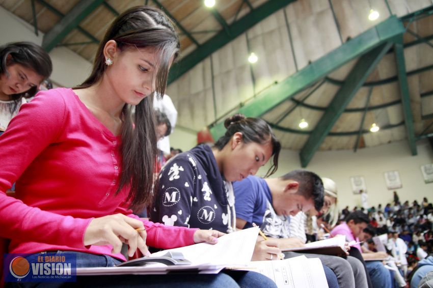 Presentarán examen 4 mil 500 jóvenes para ingresar al Bachillerato Nicolaita