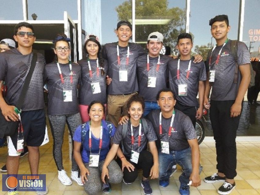 Destacan alumnos del CECyTEM en juegos deportivos nacionales