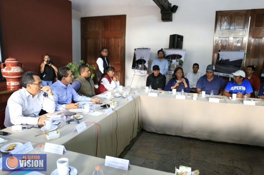  Revisan Silvano Aureoles y el Concejo Ciudadano de Nahuatzen avance en acciones conjuntas