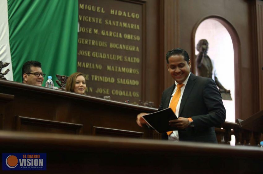 Aprueba reforma para sancionar enriquecimiento ilícito y peculado presentada por Daniel Moncada