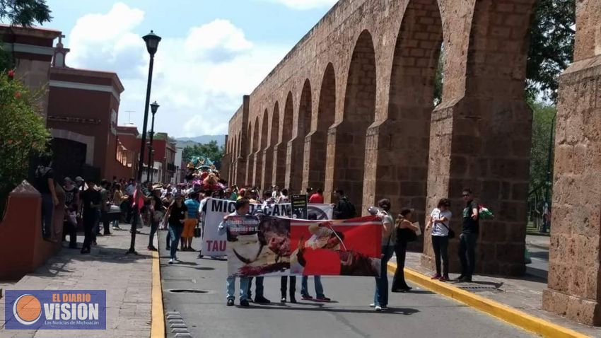 Realizan Mega Marcha contra la Tauromaquia en Michoacán 
