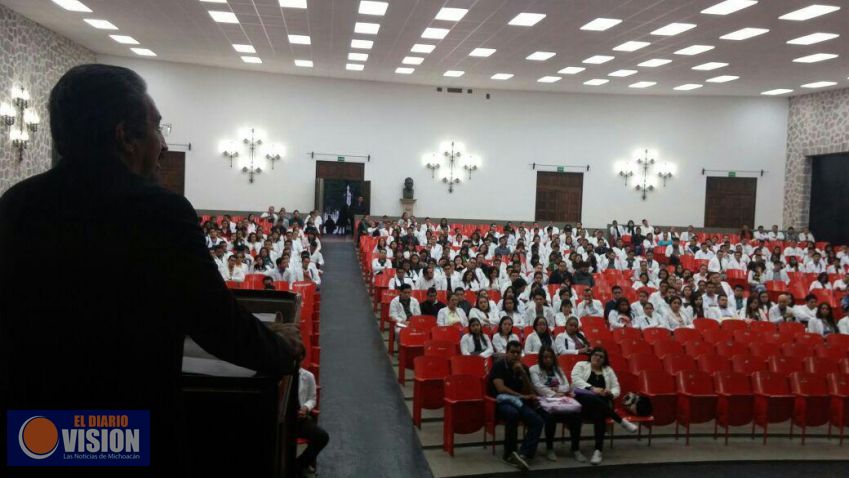 Iniciarán Servicio Social en IMSS y Secretaría de Salud, 470 pasantes de Medicina