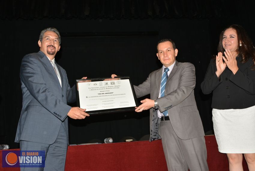Reconocimientos, aliciente para trabajar más a favor de la educación: MSG