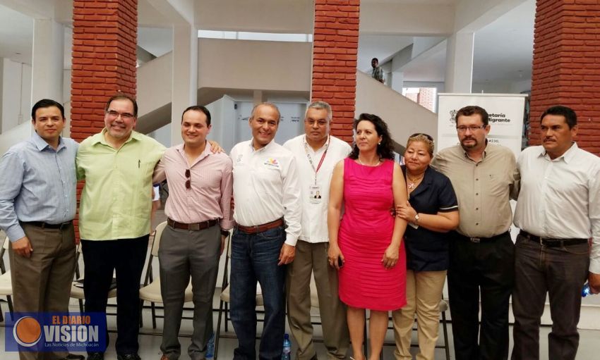 Acercan beneficios del seguro social de EU a migrantes de Lázaro Cárdenas