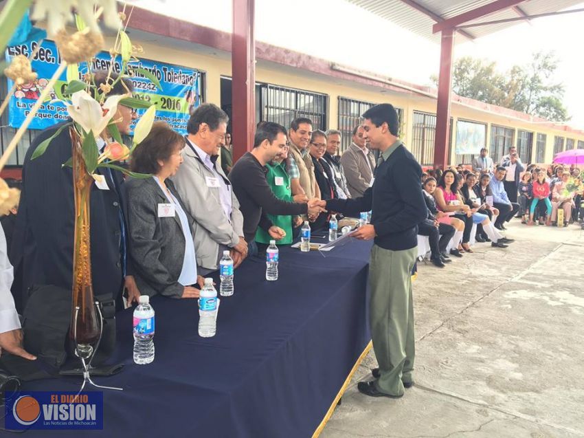 Clausuran autoridades de Tarímbaro ciclo escolar de escuela secundaria