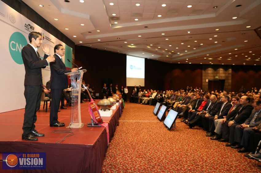 Necesaria política clara en mejora regulatoria para facilitar el desarrollo: Silvano Aureoles