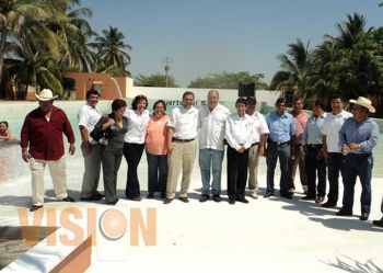 Inauguran alberca de olas en Buenavista