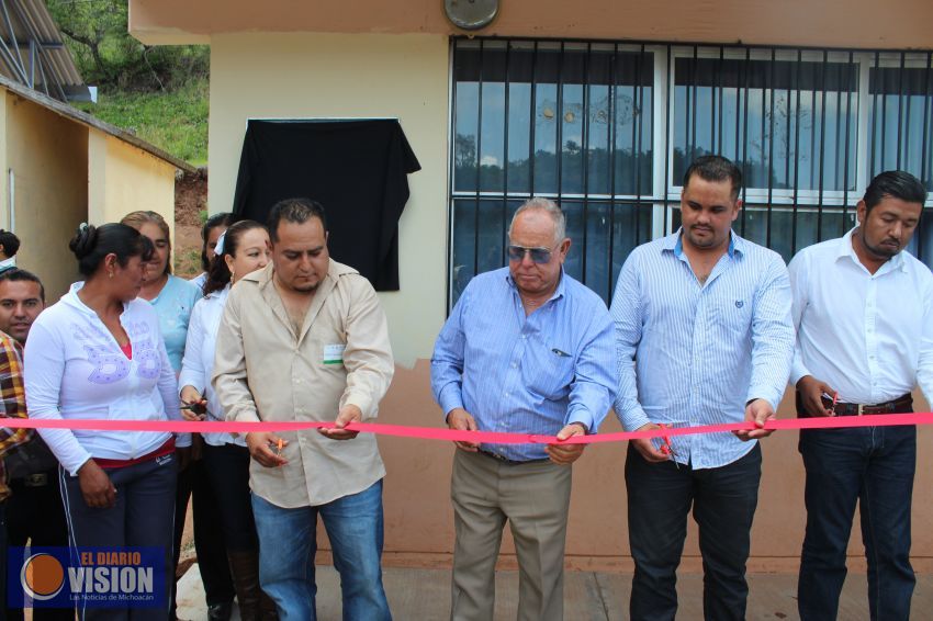 Invierte Tarimbaro 480 mil pesos en techumbre de telesecundaria