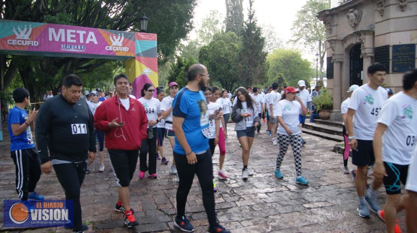 Gran participación en la carrera atlética con motivo del Día del Árbol y Mes del Bosque