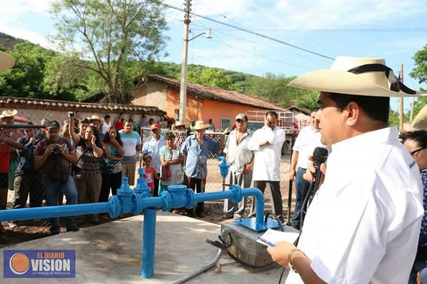 Inaugura Elías Ibarra obras para garantizar abasto de agua en cuatro comunidades