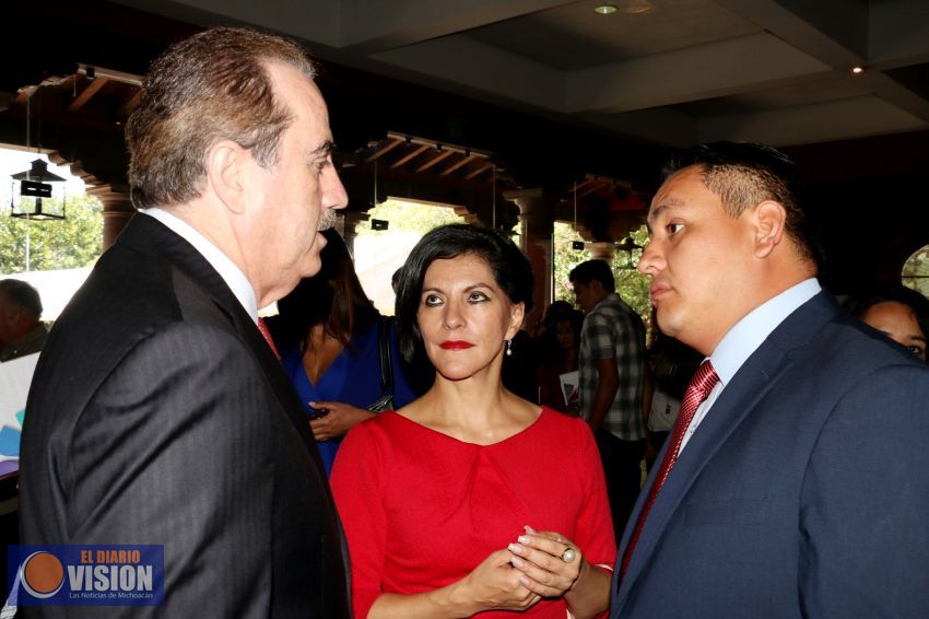 Víctor Manríquez acudió a presentación del Plan de Desarrollo Michoacán 2015-2021