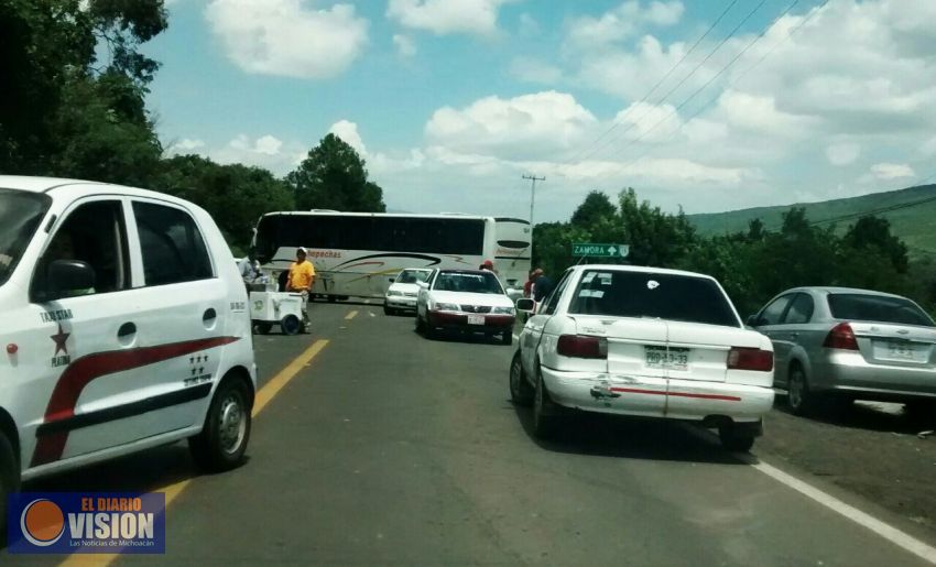 Bloqueo en la Sierra Purhepecha.