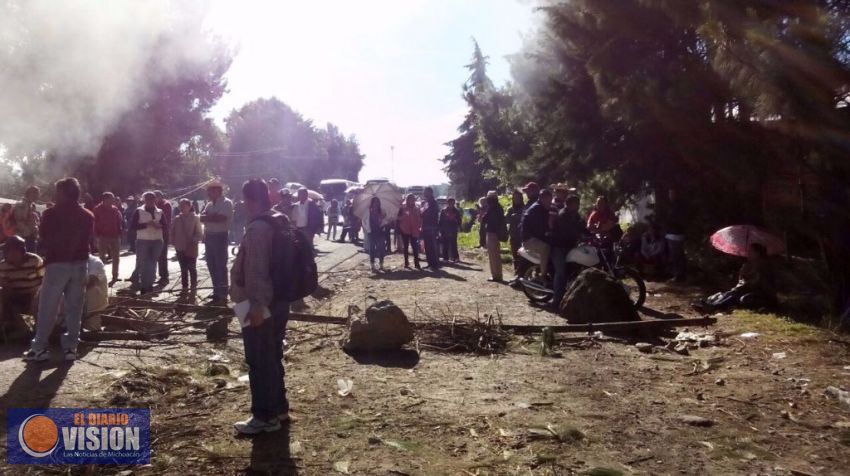 Libera SSP vía de comunicación en Zitácuaro. 