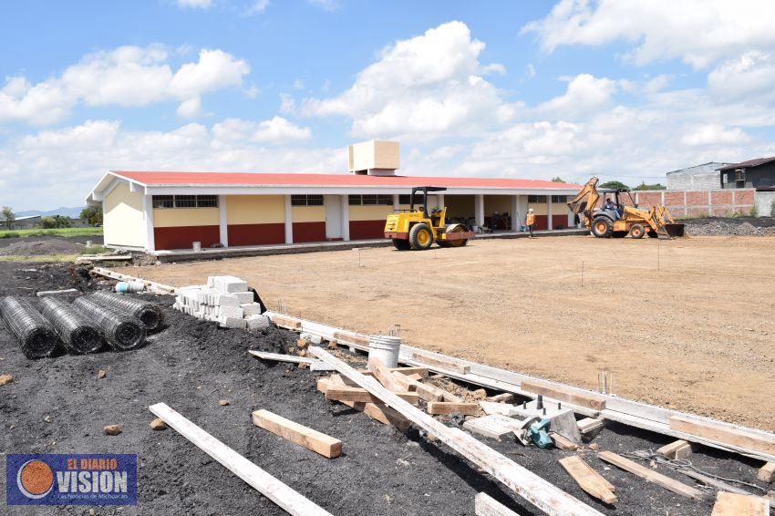 Supervisa IIFEEM construcción y rehabilitación de escuelas
