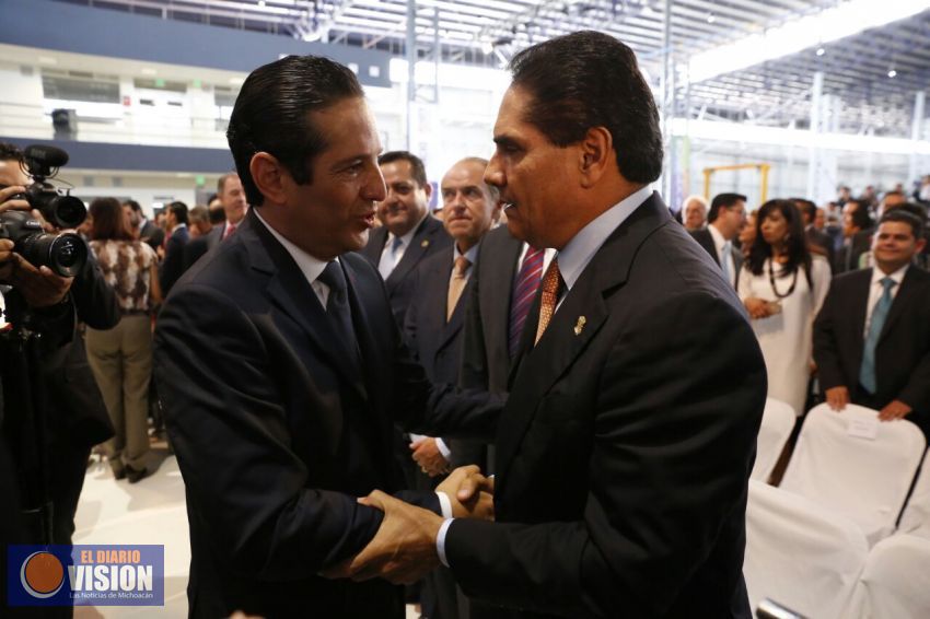 Asiste Silvano Aureoles a primer informe del Gobierno de Querétaro 
