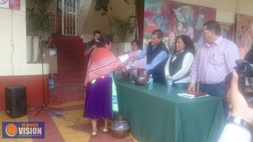 Artesanos de Chilchota mostraron la calidad de sus creaciones