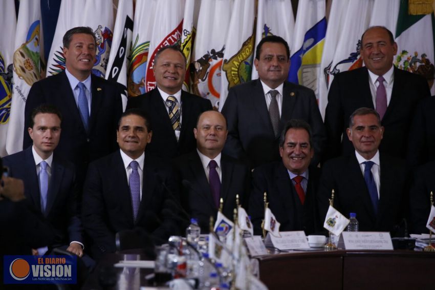 Revisan Silvano Aureoles y Gobernadores modelo educativo propuesto por la SEP