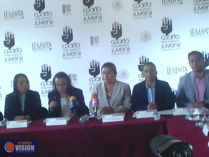 Presentan resultados del 4a Parlamento Juvenil