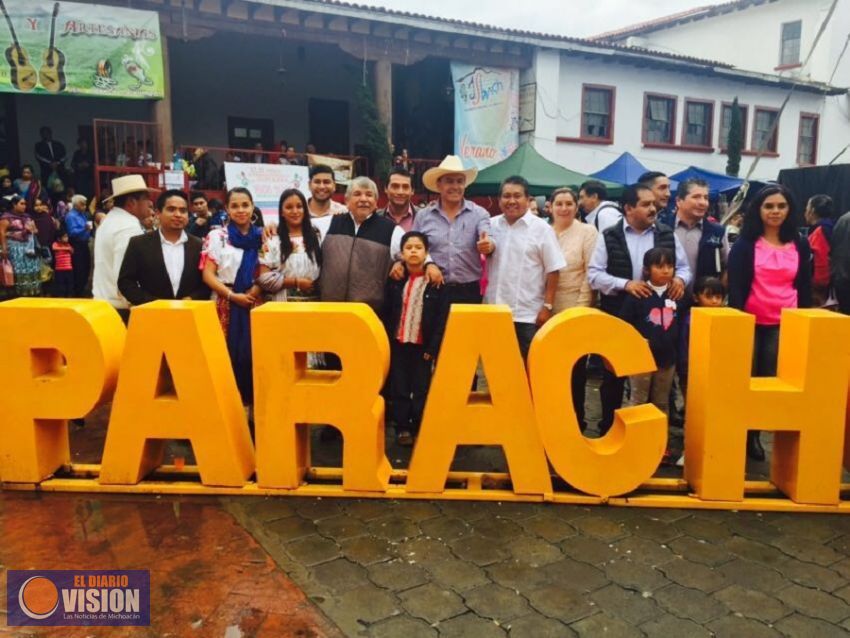 Colocan la primera piedra para escuela de laudaría 