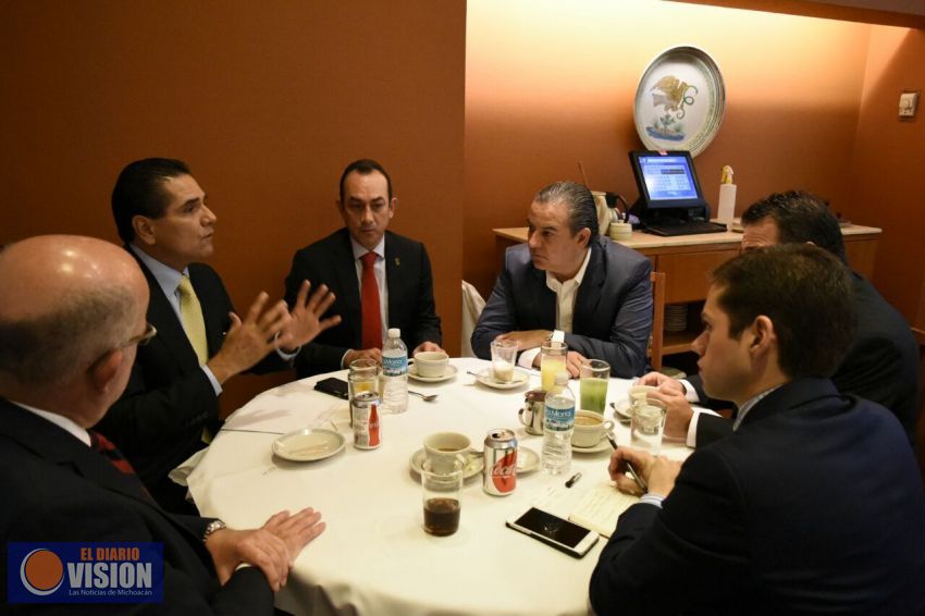 Trabaja Gobernador en definición de esquema de la ZEE para Lázaro Cárdenas