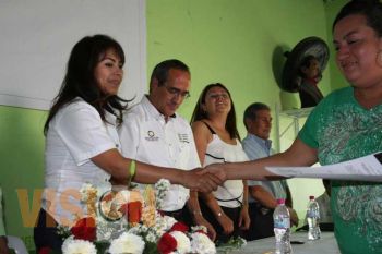 70 familias en Angamacutiro son beneficiadas con la entrega de su título de propiedad