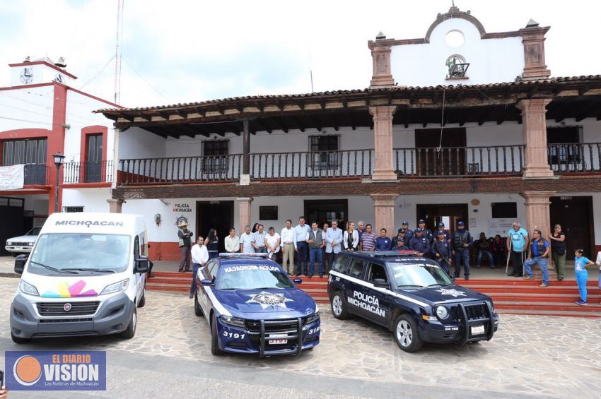 Cumple Gobernador compromisos con Tzitzuntzan 