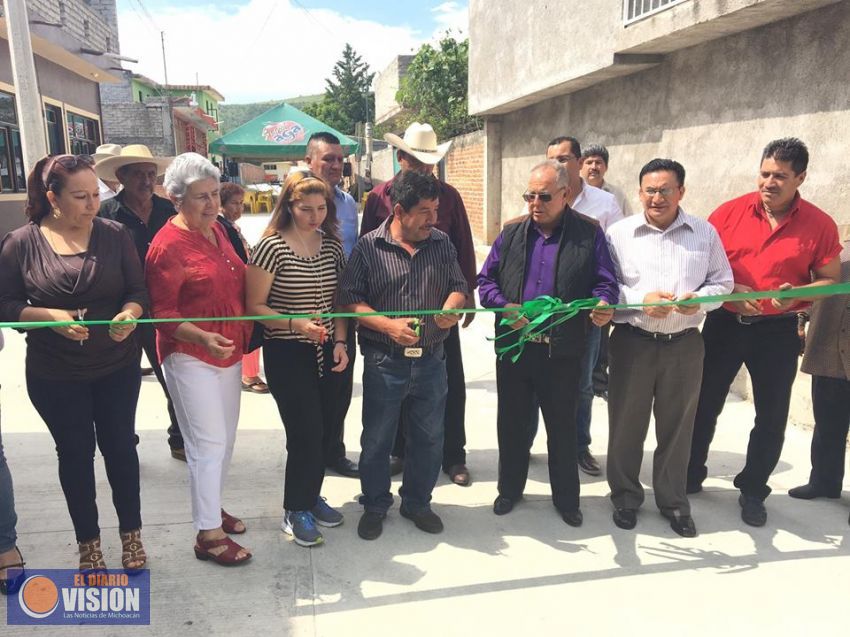 Inaugura Baltazar Gaona obra de pavimentación, agua potable y drenaje en tenencia de Tarímbaro