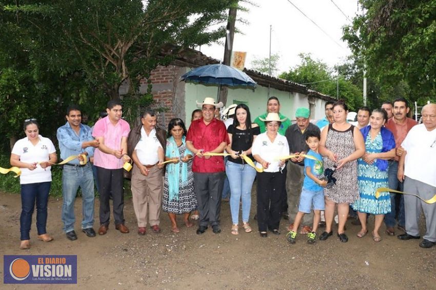 Elías Ibarra pone en marcha cuatro obras de electrificación  