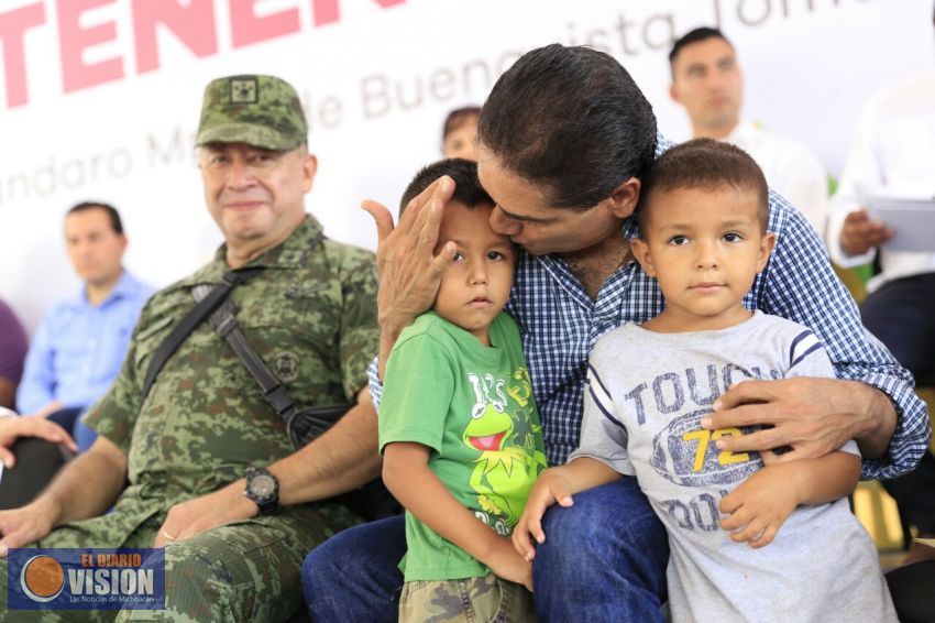 Instala Gobernador Comité Ciudadano de Pinzándaro, municipio de Buenavista