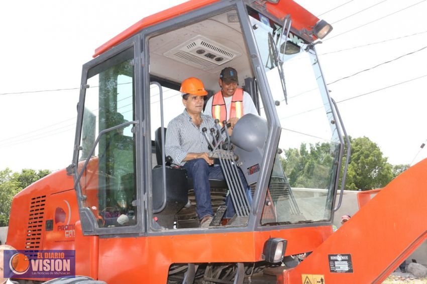 Inicia Silvano Aureoles obra de casi 9 mdp en Úspero, municipio de Parácuaro  
