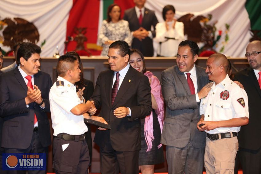 Entrega Gobernador Presea al Mérito Suprema Junta Nacional Americana 2016